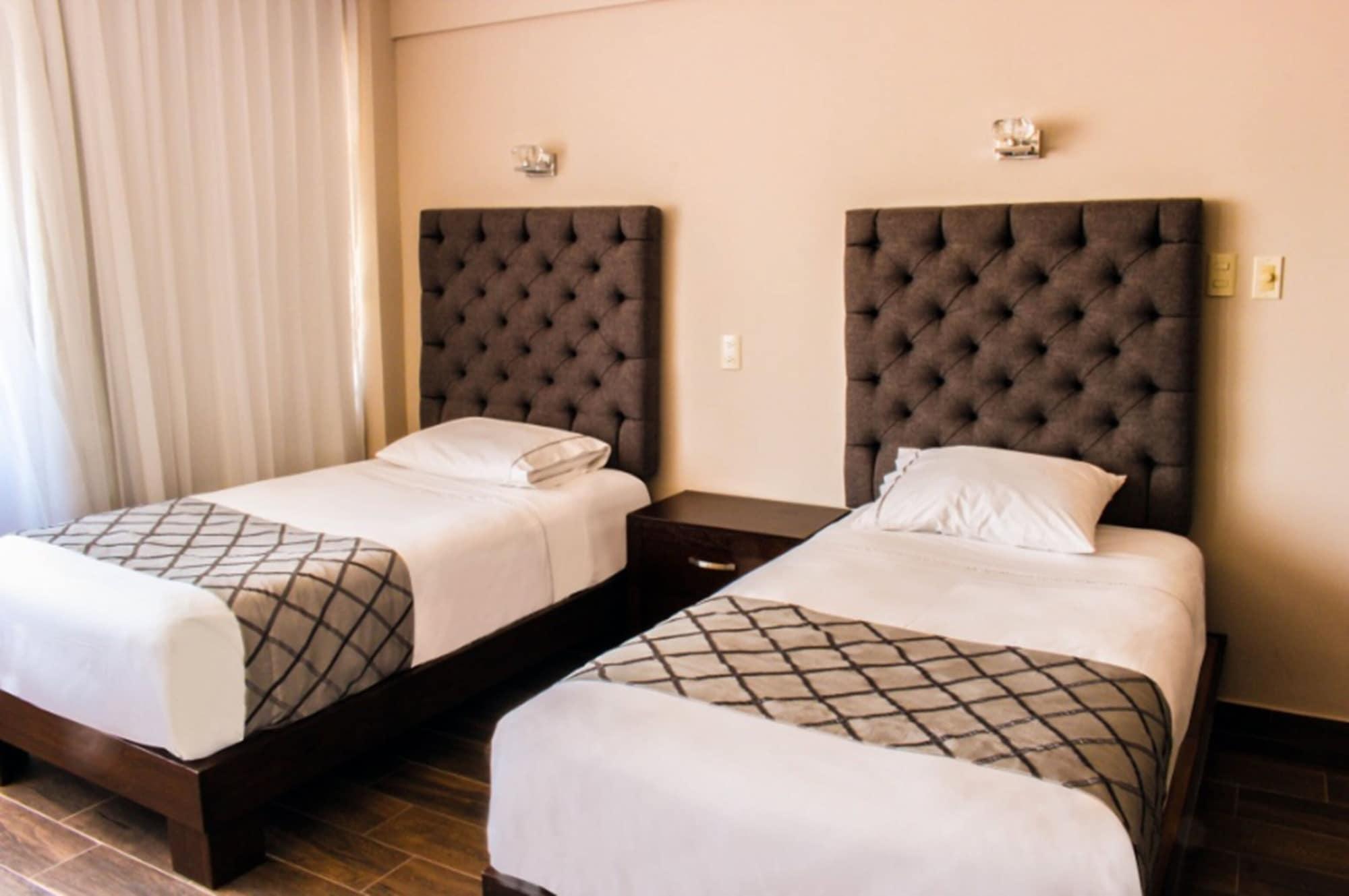 Hotel Senorial Platino Leon Ngoại thất bức ảnh