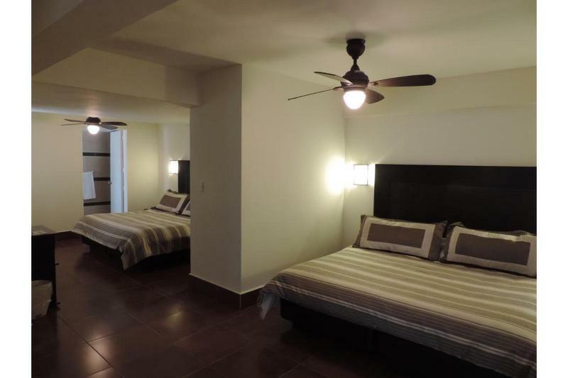Hotel Senorial Platino Leon Ngoại thất bức ảnh